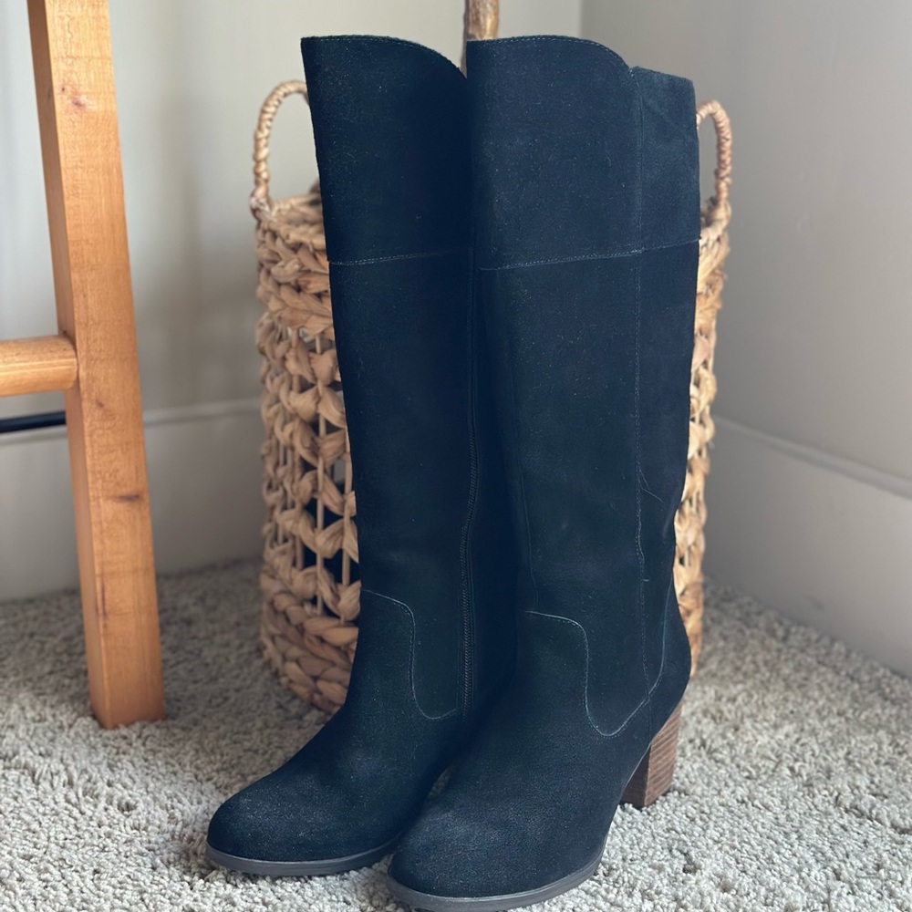 Black Suede Knee-High Boots
